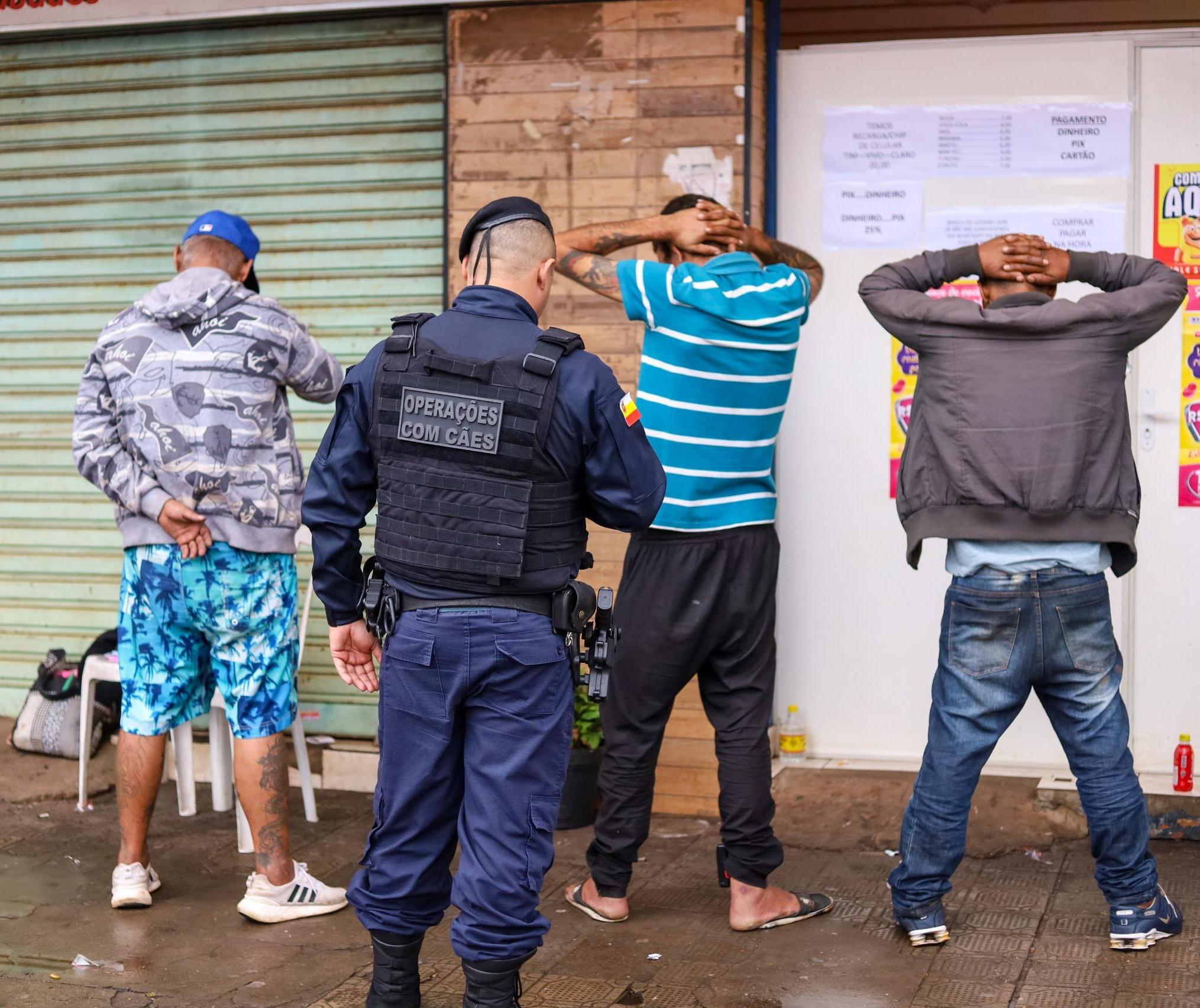 GCM prende morador de rua com mandado de prisão em aberto por Londrina