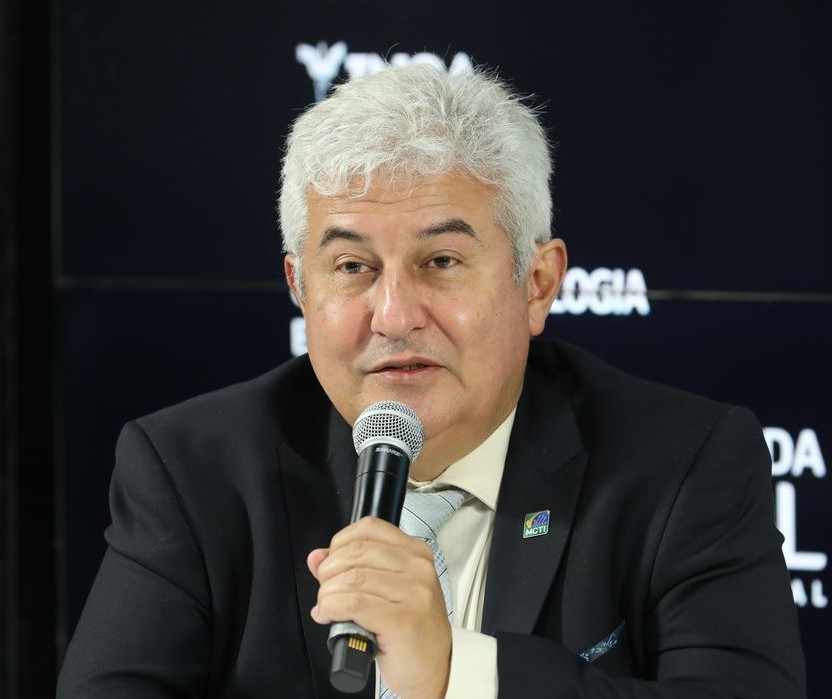 Ministro Marcos Pontes faz palestra na Semana Acadêmica da Feitep