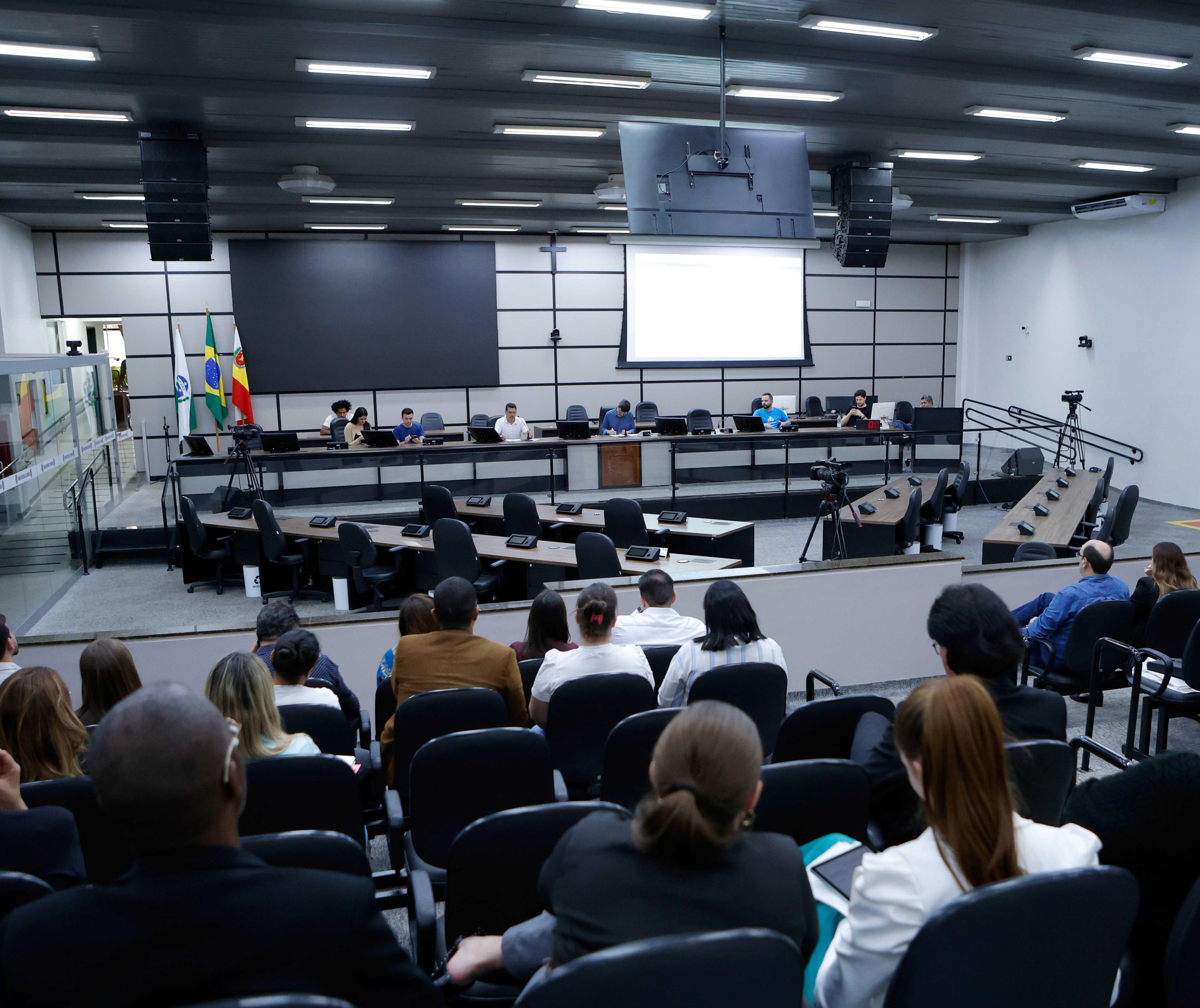 Vereadores aprovam lei que pune casos de exploração sexual de crianças e adolescentes