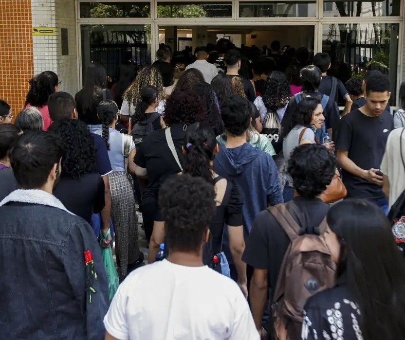 Programa Pé-de Meia começa a ser pago; confira calendário