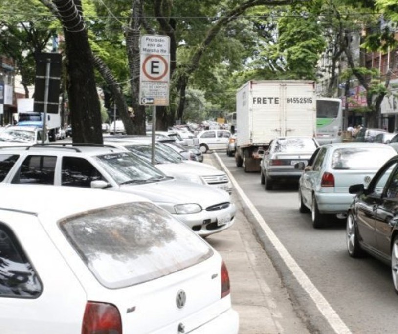 Tecnologia pode ajudar a organizar estacionamentos na cidade