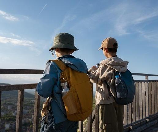 Como deve ser a autorização de viagem para menores de idade?