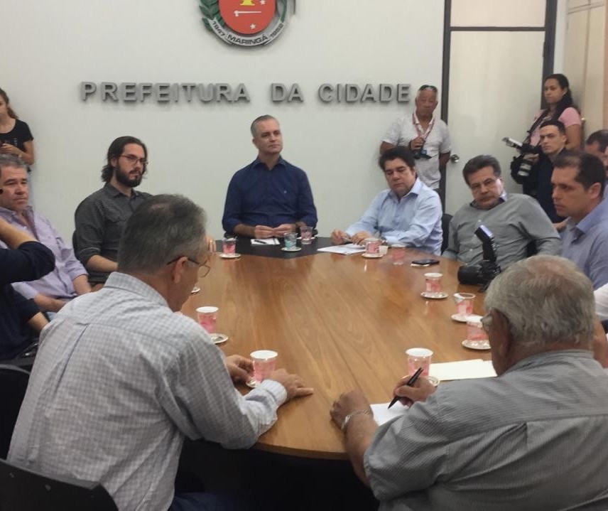 Em encontro com jornalistas prefeito diz que reforma da pista de caminhada do Parque do Ingá começa em janeiro