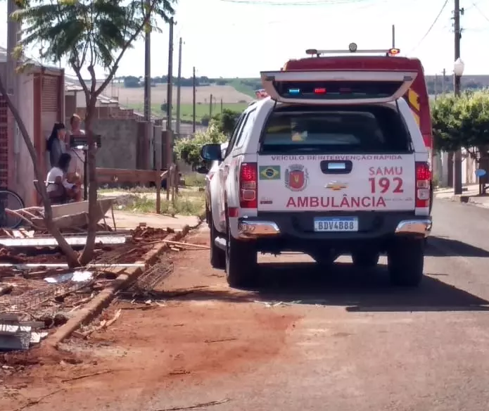 Criança de 1 ano morre após ser atingida por caixa de pisos, em Sarandi