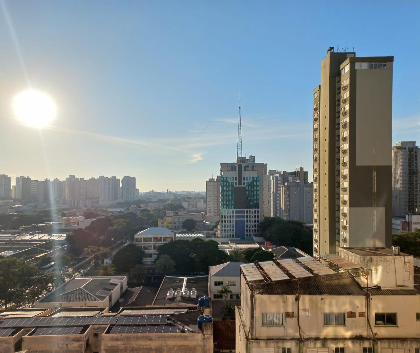 Terça - feira (6) de céu claro e máxima de 27 °C
