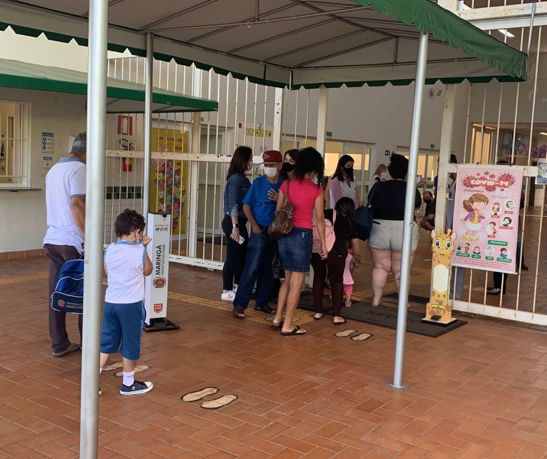 Começam as aulas nas redes municipal e estadual de ensino em Maringá