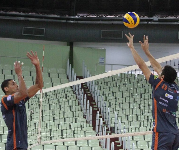 Copel Maringá se prepara para pegar Sesi pela Superliga Masculina de Vôlei