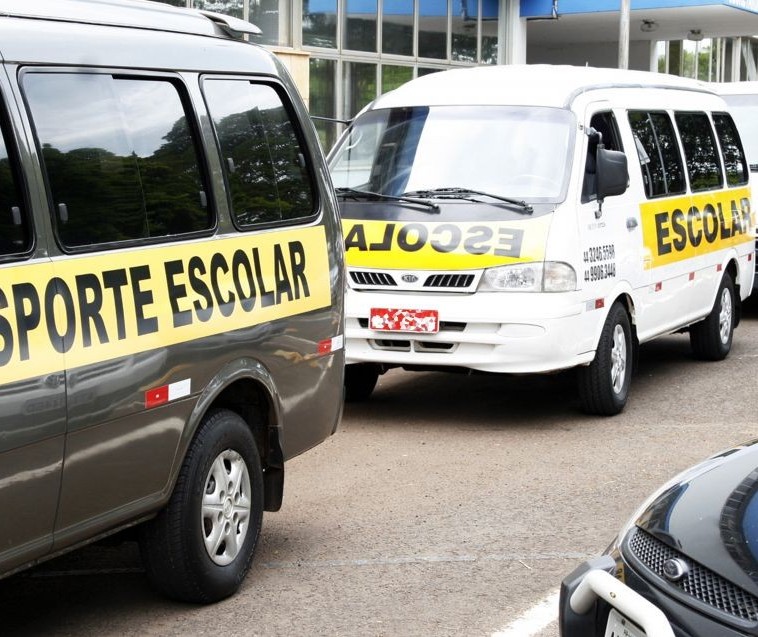 Semob realiza vistoria em vans e ônibus escolares