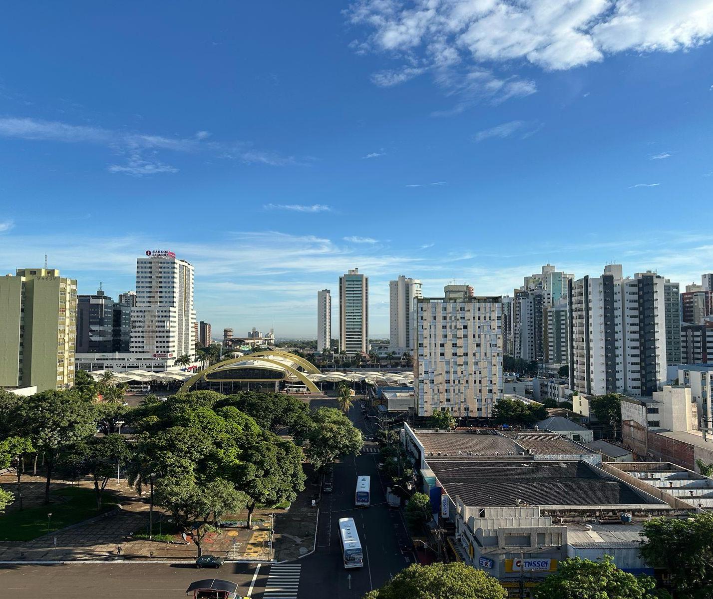 Quinta-feira (20) de sol entre nuvens em Maringá; máxima deve atingir 31º C