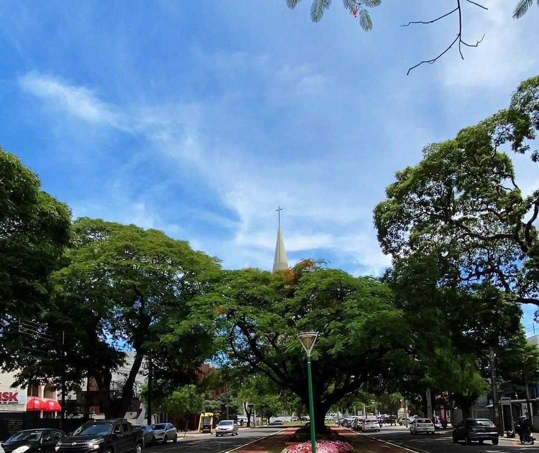 Tempo firme neste sábado (2), com máxima de 30°C em Maringá