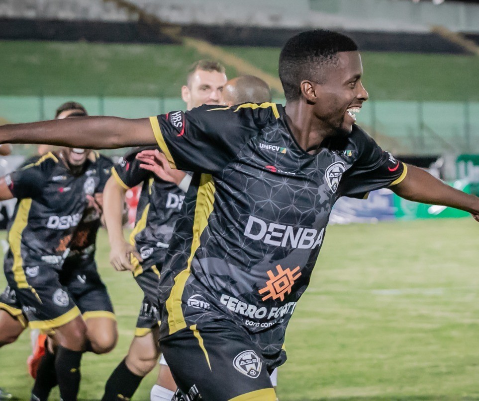 Aruko supera o Foz do Iguaçu e vence a primeira no Paranaense Série B