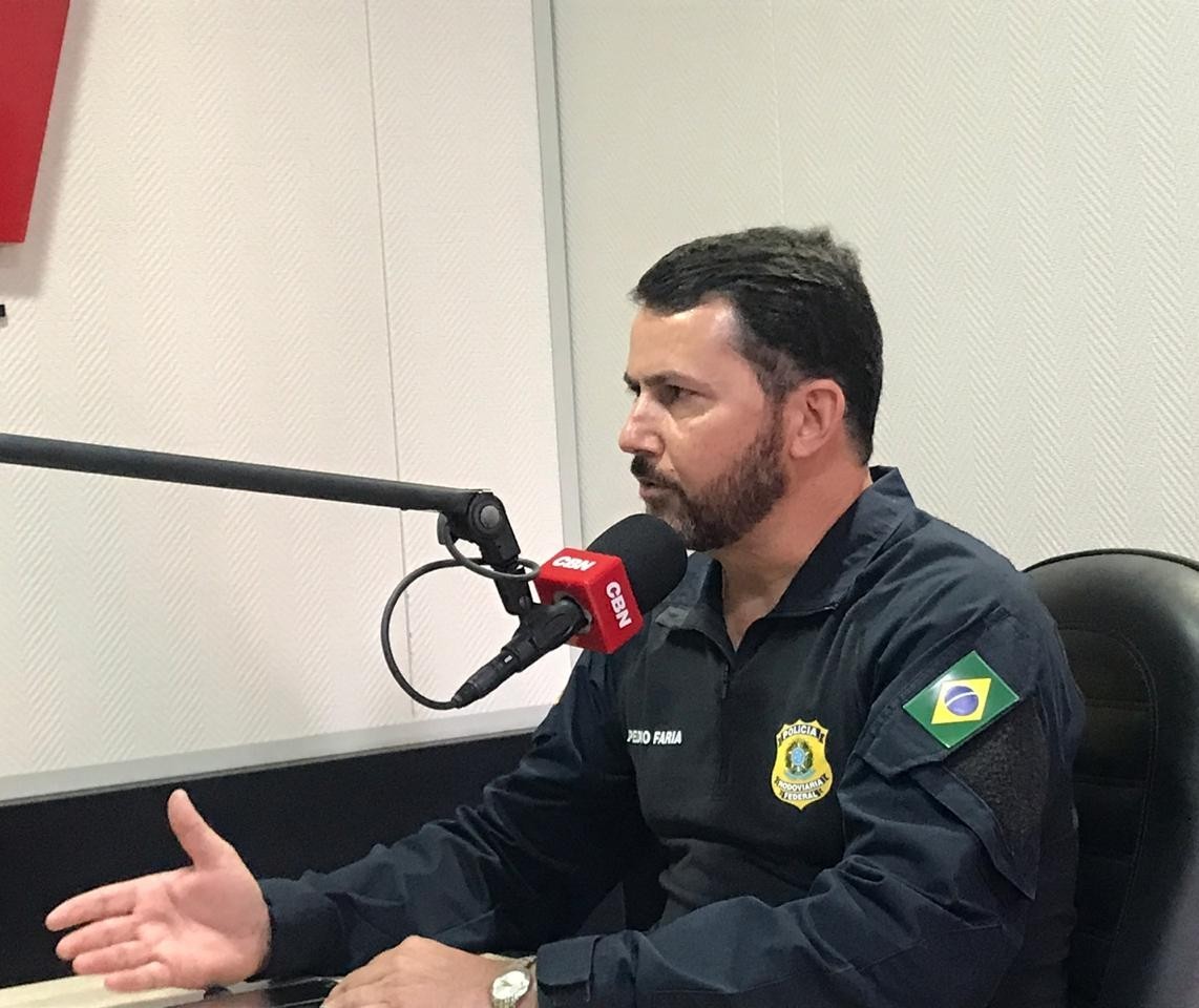 PRF intensifica fiscalização e alerta motoristas