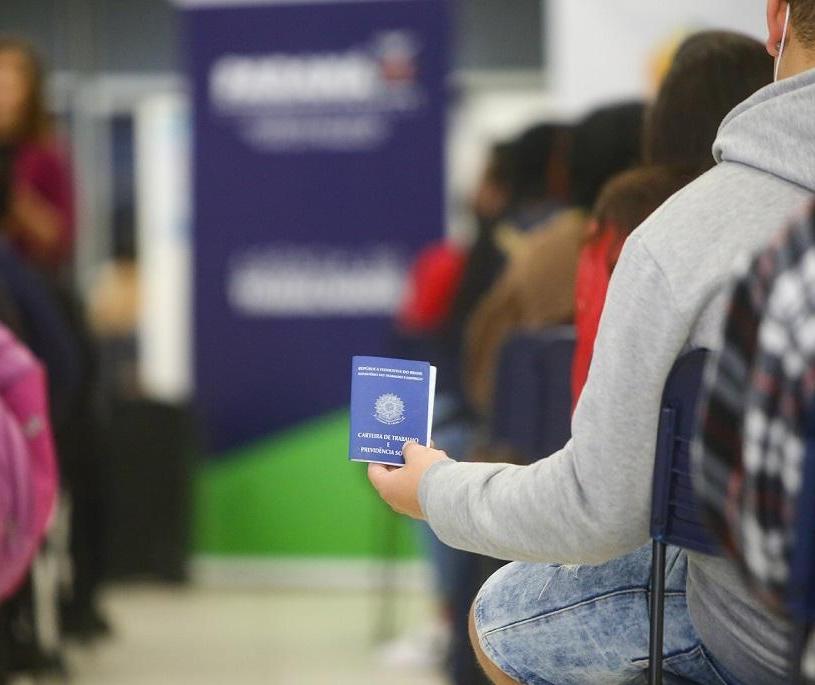 Agência do Trabalhador oferta mais de 700 vagas de emprego; veja cargos