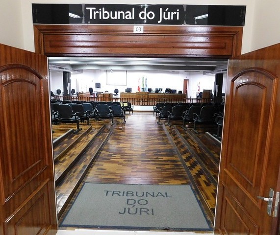 Como é a rotina dos jurados em um julgamento? 