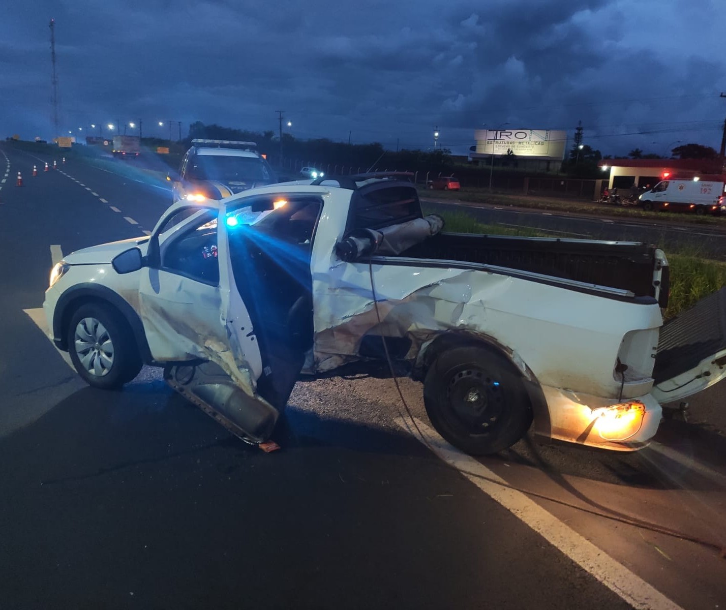 Veículo com placas de Maringá se envolve em grave acidente em Jandaia do Sul; condutor fugiu do local