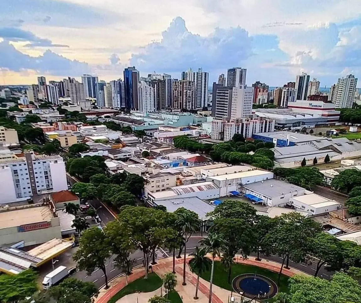 Sábado de tempo quente e com possibilidade de chuva em Maringá