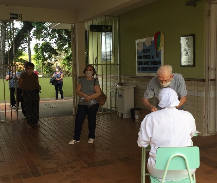 Começa a vacinação contra a gripe para idosos com 80 anos ou mais