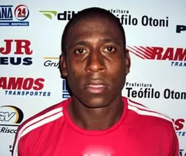 Ex-jogador de futebol morre em acidente de moto em Maringá