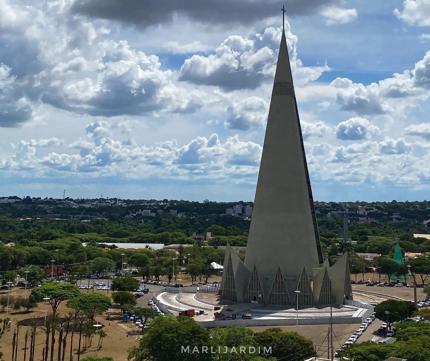 Em Maringá, semana começa com calor intenso de 35°C