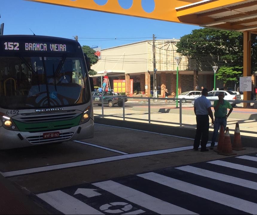 Corredores exclusivos para ônibus começam a funcionar