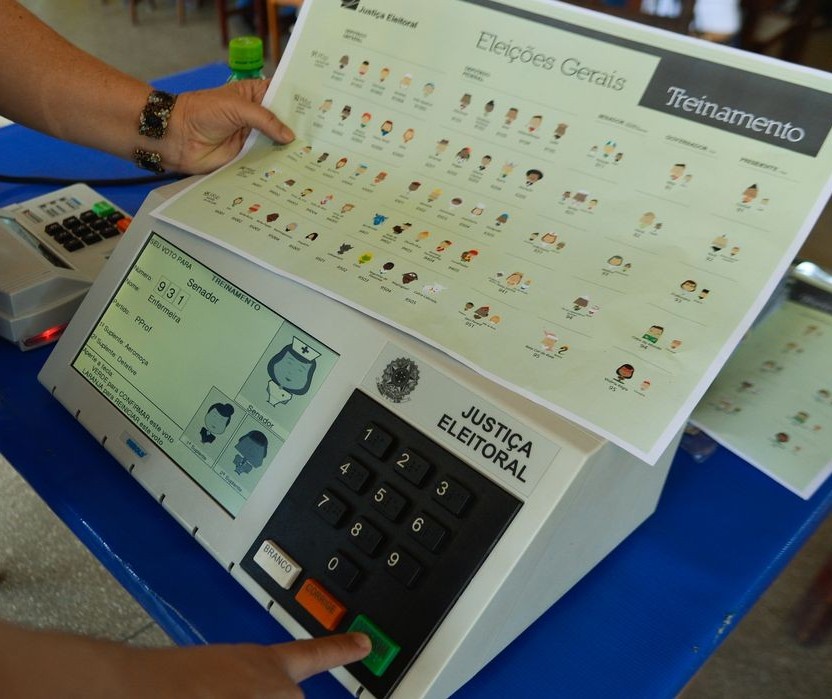 Maringá: 92,61% das urnas apuradas. Ulisses Maia reeleito com 56,82% dos votos