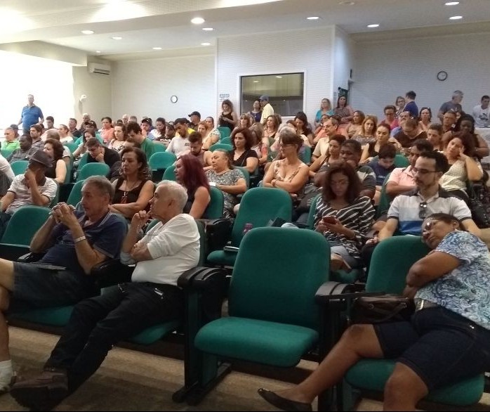 Servidores da UEM decidem entrar em greve a partir de segunda-feira (05)