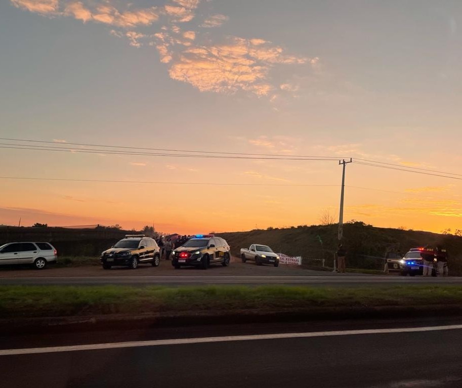 Moradores relatam o drama com o fechamento da estrada Terra Roxa