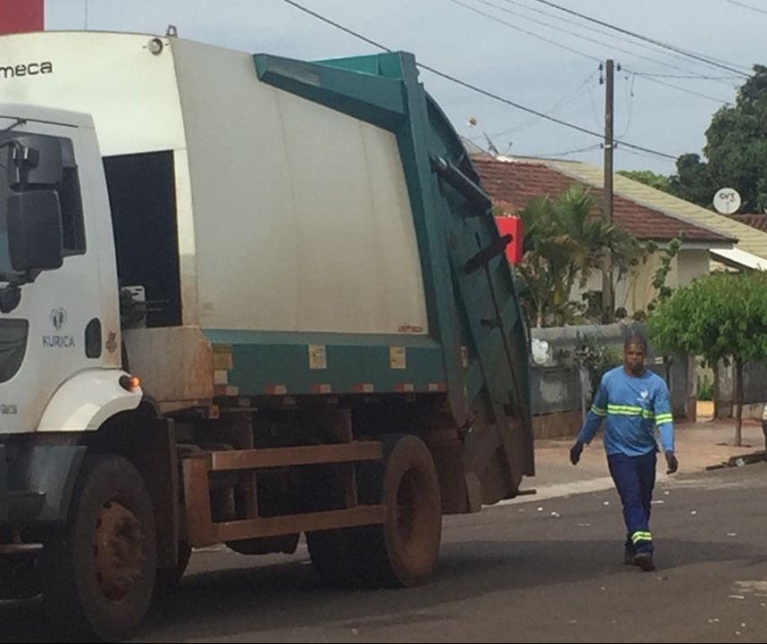 Presos do semiaberto vão trabalhar na coleta de lixo