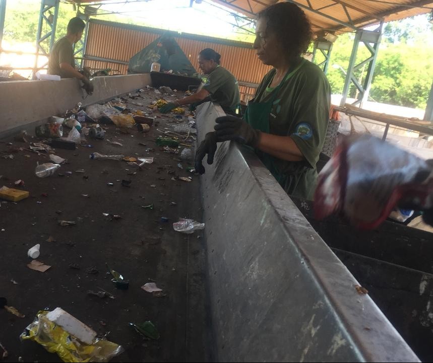 Cooperativas de Maringá seguem recebendo pouco material reciclável