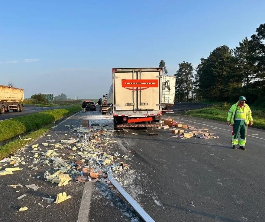 Motorista de caminhão morre em acidente na BR-376 em Palmeira