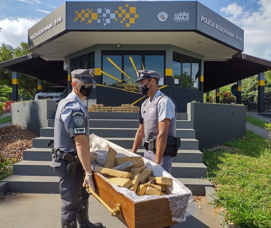 Carro funerário com maconha apreendido em Assis tinha se envolvido em acidente com morte em Cianorte