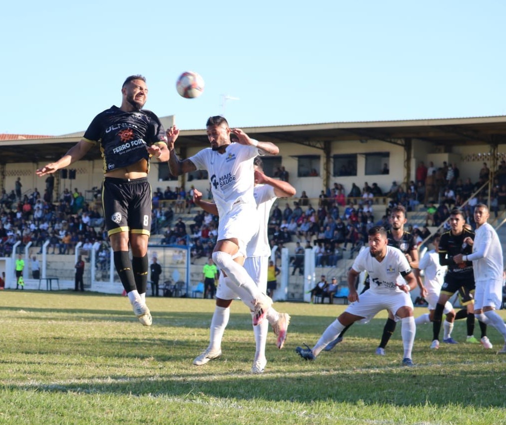 A um empate do acesso, Aruko pode ajudar o futebol maringaense a quebrar tabu