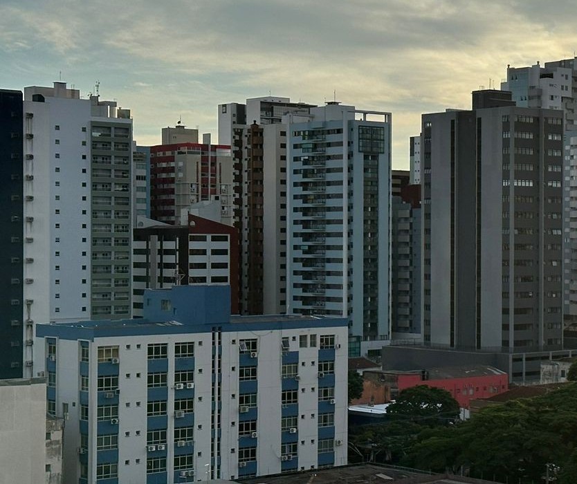 Sábado deve ser de tempo parcialmente nublado em Maringá