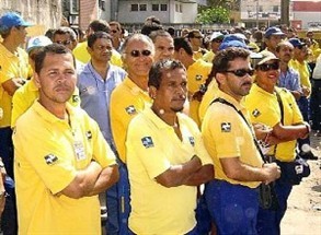 Carteiros rejeitam proposta da empresa e decidem manter greve