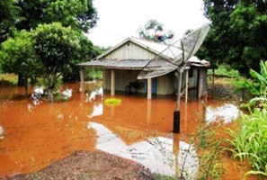 Temporal destrói pontes e alaga casas na área rural de Barbosa Ferraz