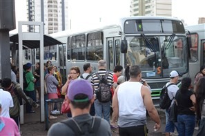 Paralisação geral contra as reformas da previdência e trabalhista nessa sexta-feira (28), pode afetar o transporte coletivo em Maringá