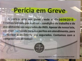 Peritos e médicos do INSS entram em greve