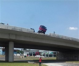 PRF pede paciência aos motoristas que trafegam próximo a entrada e saída do Contorno Norte em Sarandi