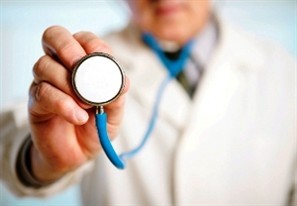 Médicos de Maringá  saem em passeata contra medidas do governo