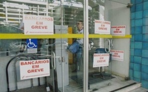 Greve atinge quase 100% dos bancos em Maringá