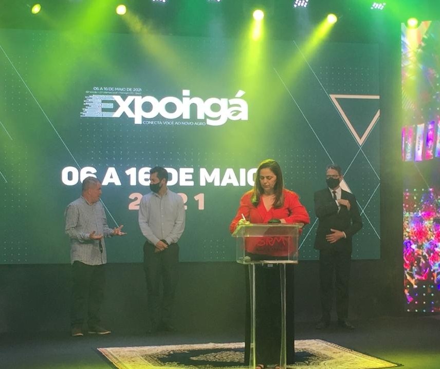 Presidente da SRM se emociona ao anunciar adiamento da Expoingá