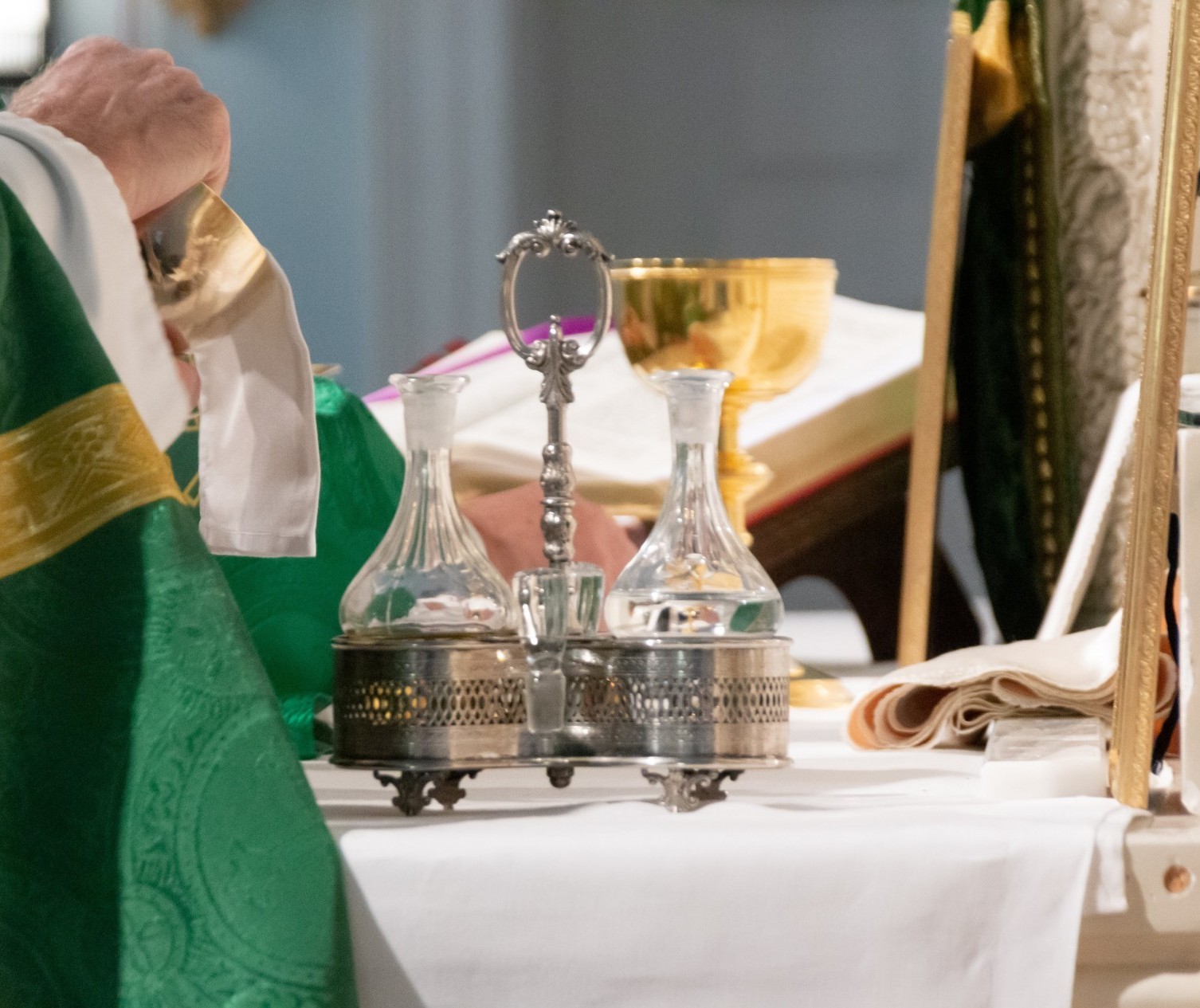 Com padres divididos, paróquias voltam a celebrar missa a partir de domingo (17) em Maringá