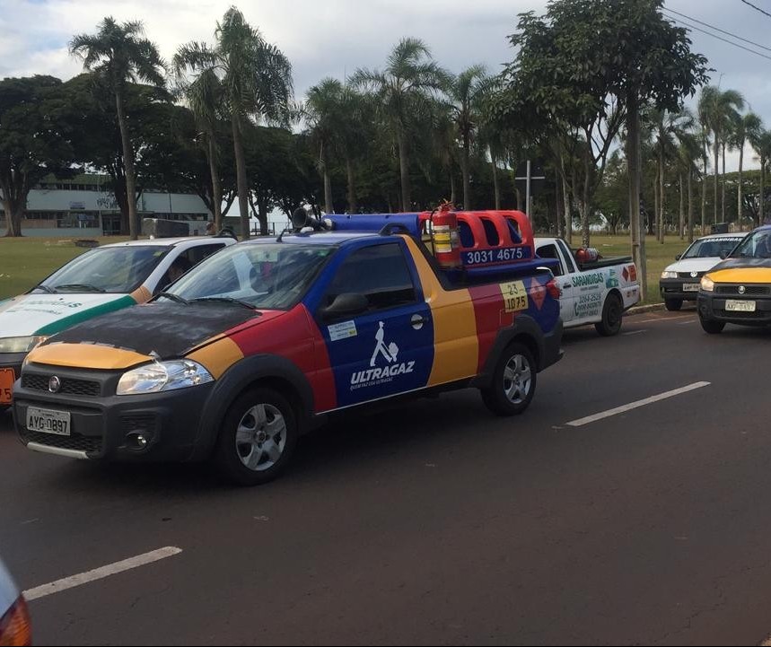 Revendas de gás fazem carreata em apoio aos caminhoneiros