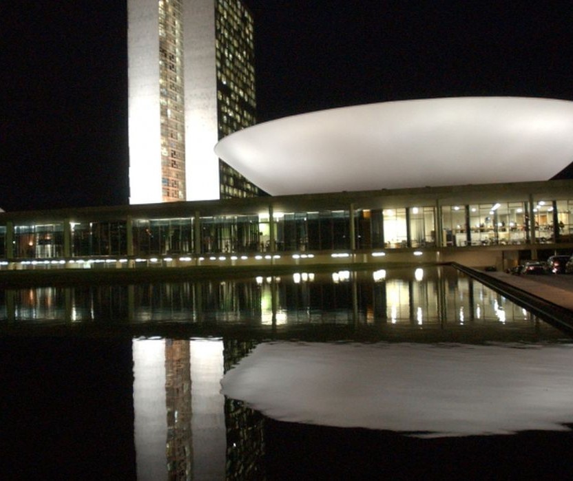 Manifestações que pedem o fechamento do Congresso e do STF afrontam a democracia