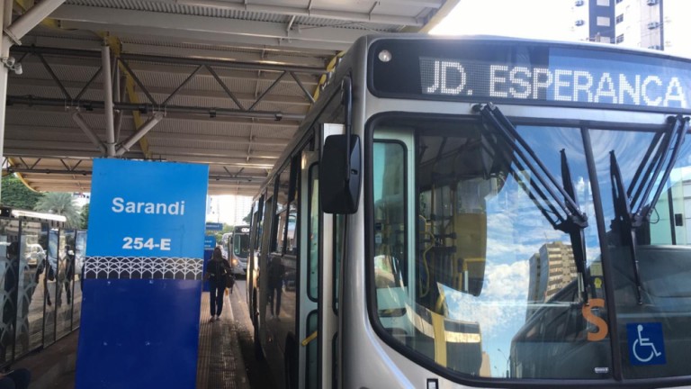 Todos os ônibus do transporte urbano e metropolitano estão rodando nesta quarta-feira