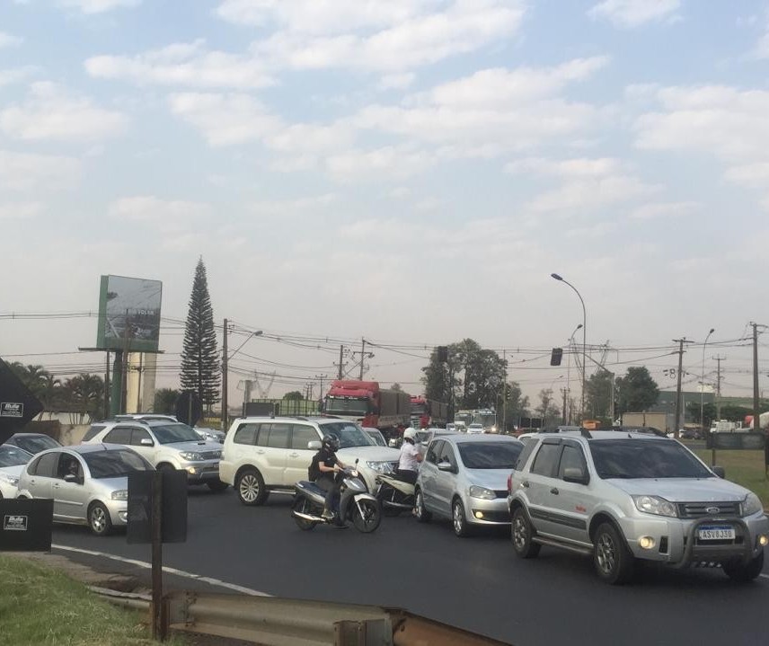 Técnicos da Viapar e DER discutem soluções para congestionamento