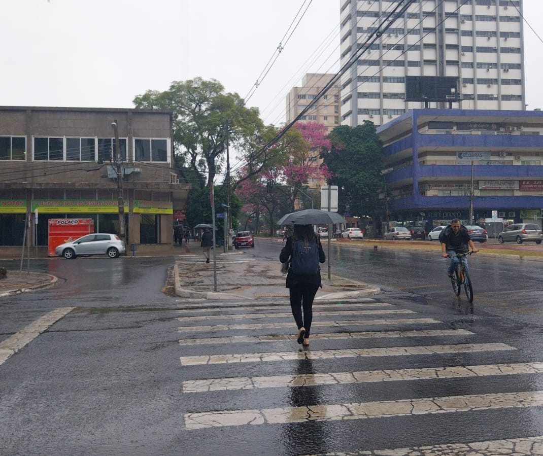 Terça-feira (9) segue fria e chuvosa em Maringá