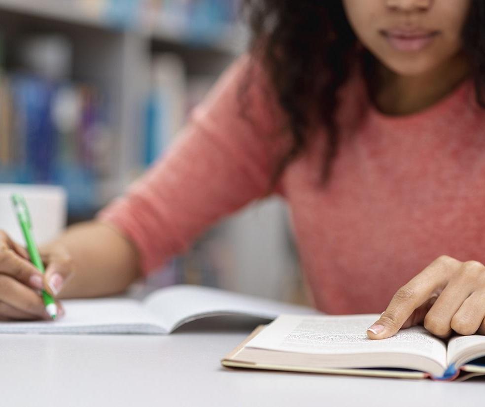 UEM está com inscrições abertas em cursinho pré-vestibular gratuito