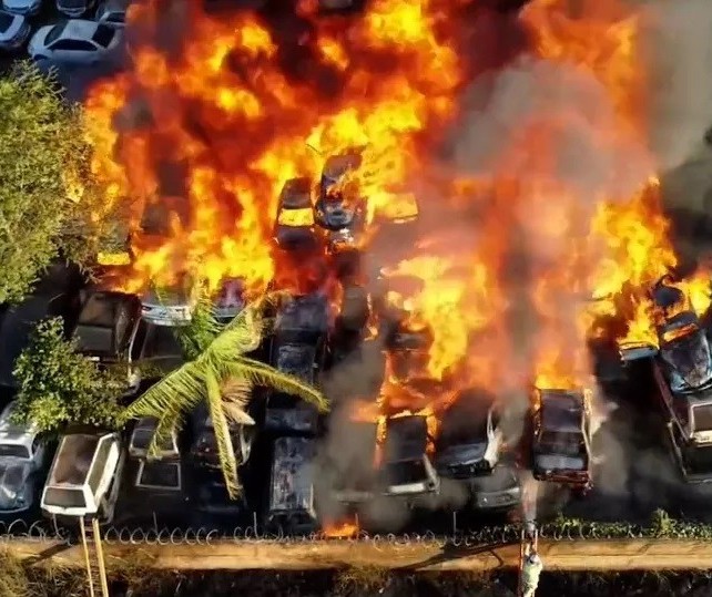 Incêndio queima veículos em pátio da Polícia Civil em Londrina