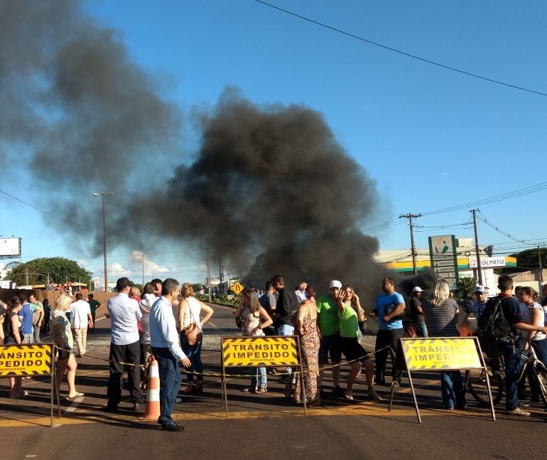 Avenida Colombo é novamente fechada em Sarandi